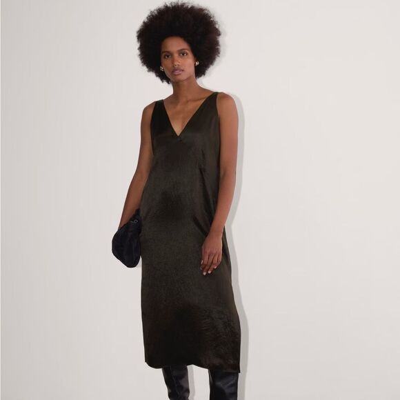 Everlane The Satin Slip Dress Midi in Black | Size 4 - Picture 1 of 9